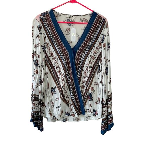 Charming Charlie Krazy Kat Floral Cream and Blue Surplice Long Sleeve Blouse M - Picture 10 of 10